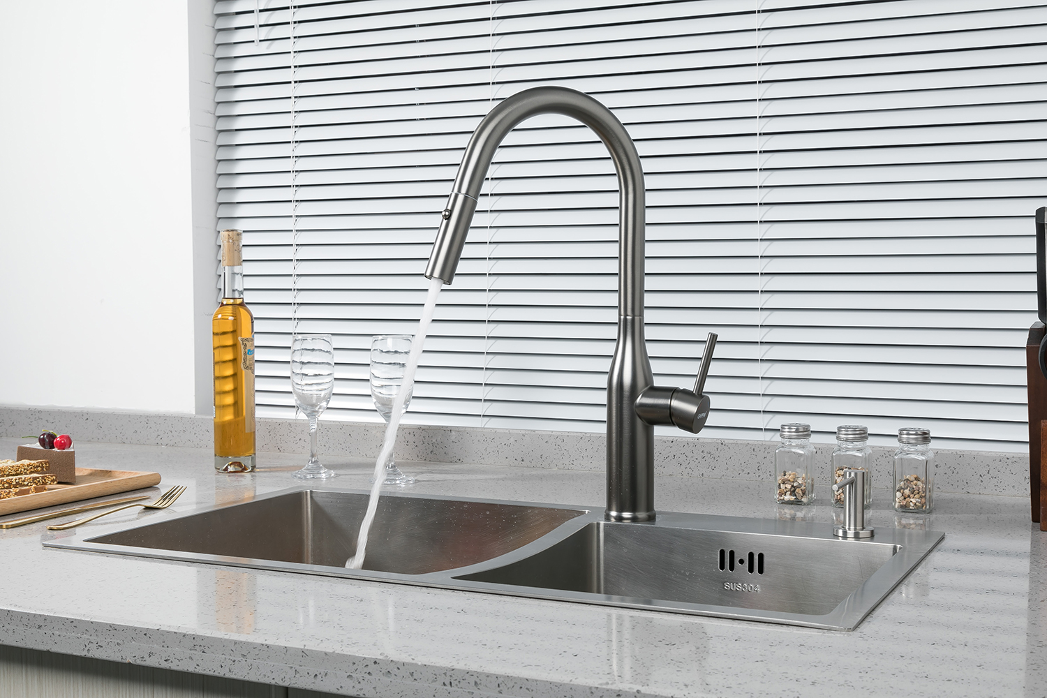 Смеситель для кухни оружейная сталь GAPPO G4398-41