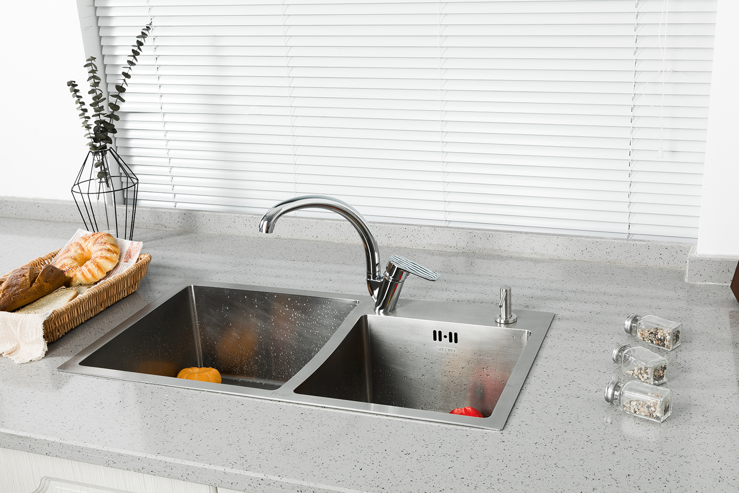 Смеситель для кухни хром FRUD R40154