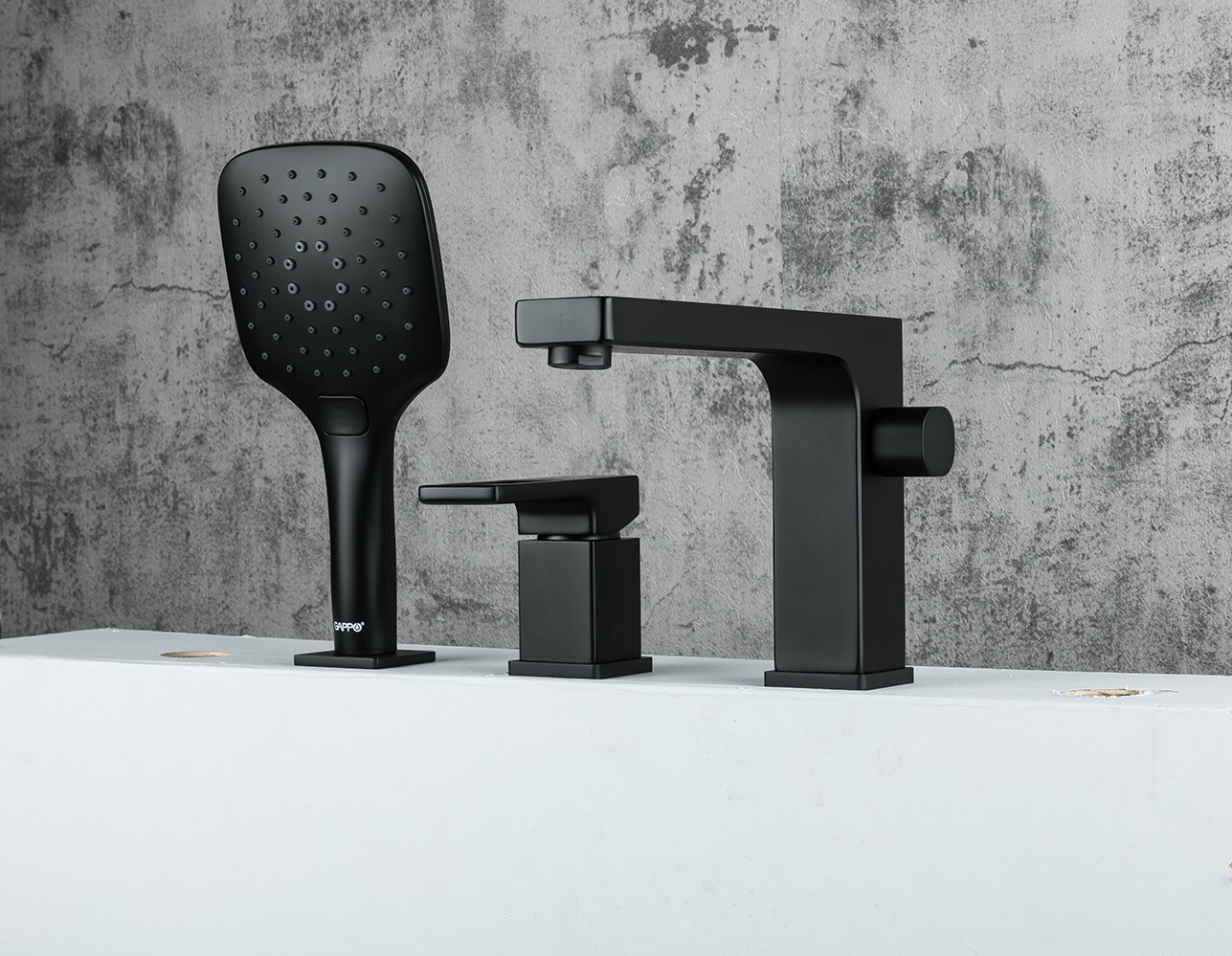 Смеситель для ванны на 3 отверстия чёрный GAPPO G1117-6