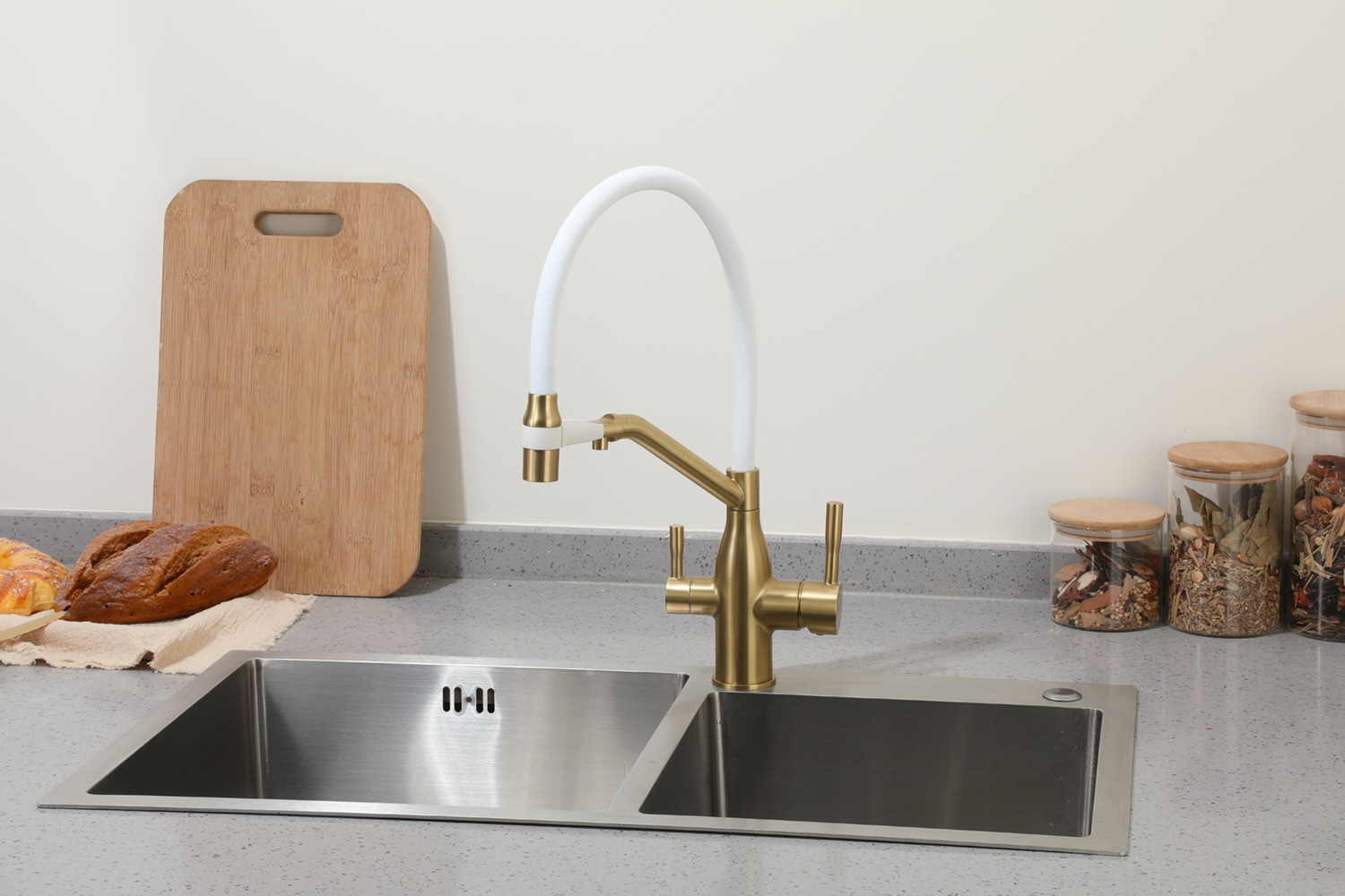 Смеситель для кухни с фильтром для питьевой воды сатин зол/бел FRAP