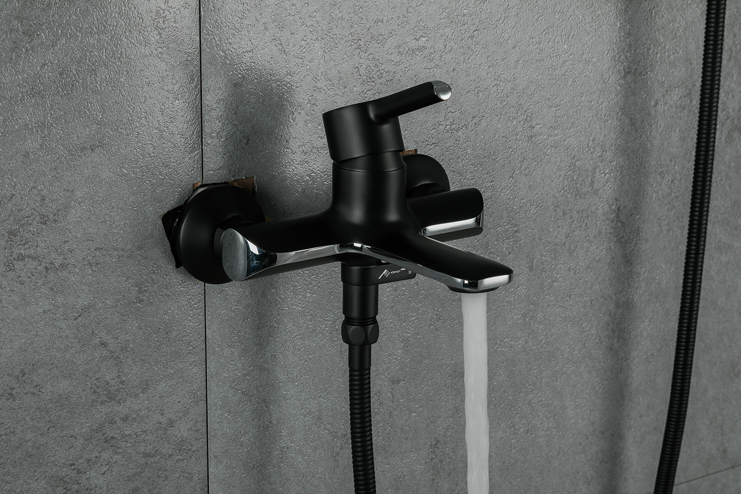 Смеситель для ванны чёрный/хром GAPPO G3203-6