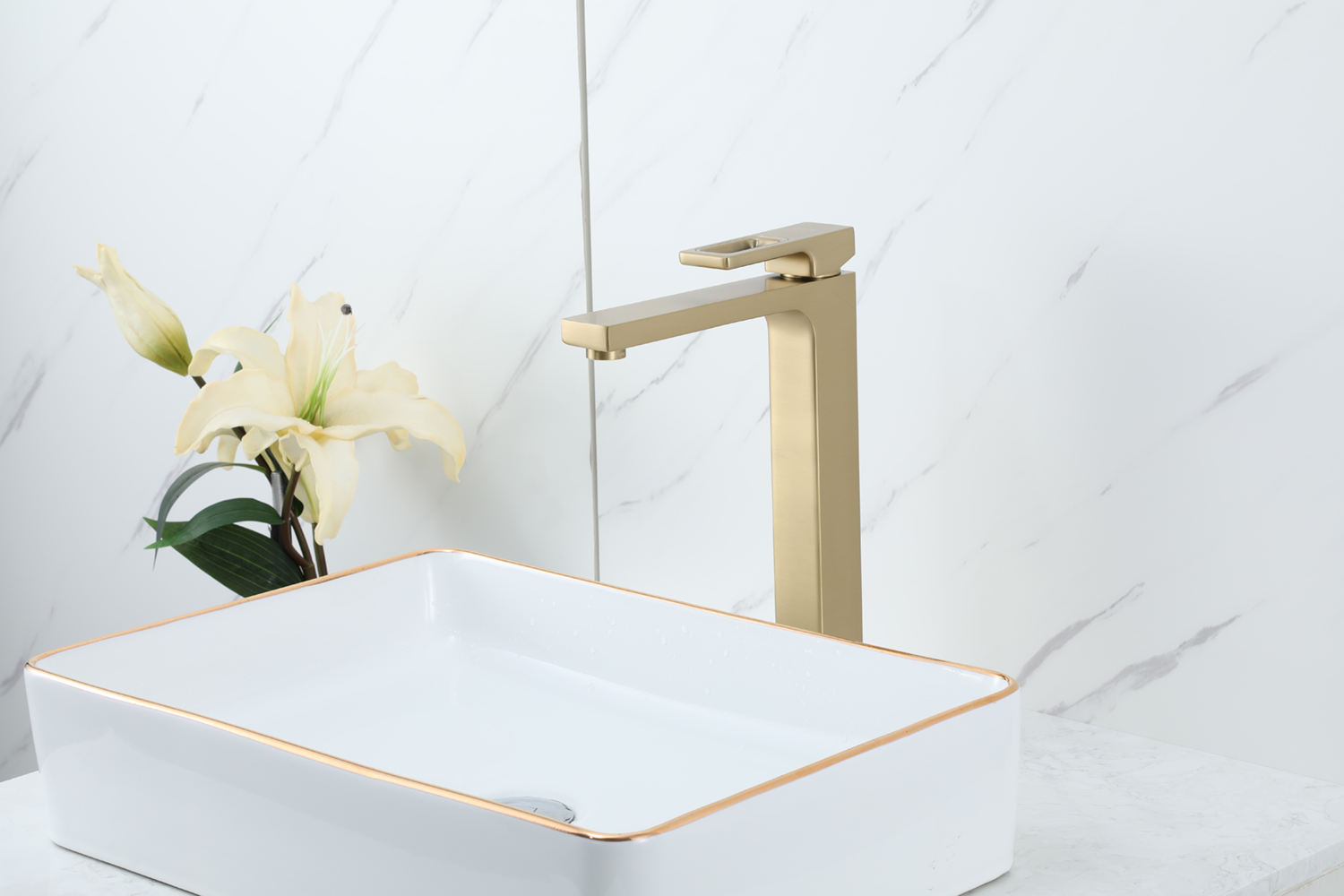 Смеситель для раковины высокий сатин золотой GAPPO G1017-32