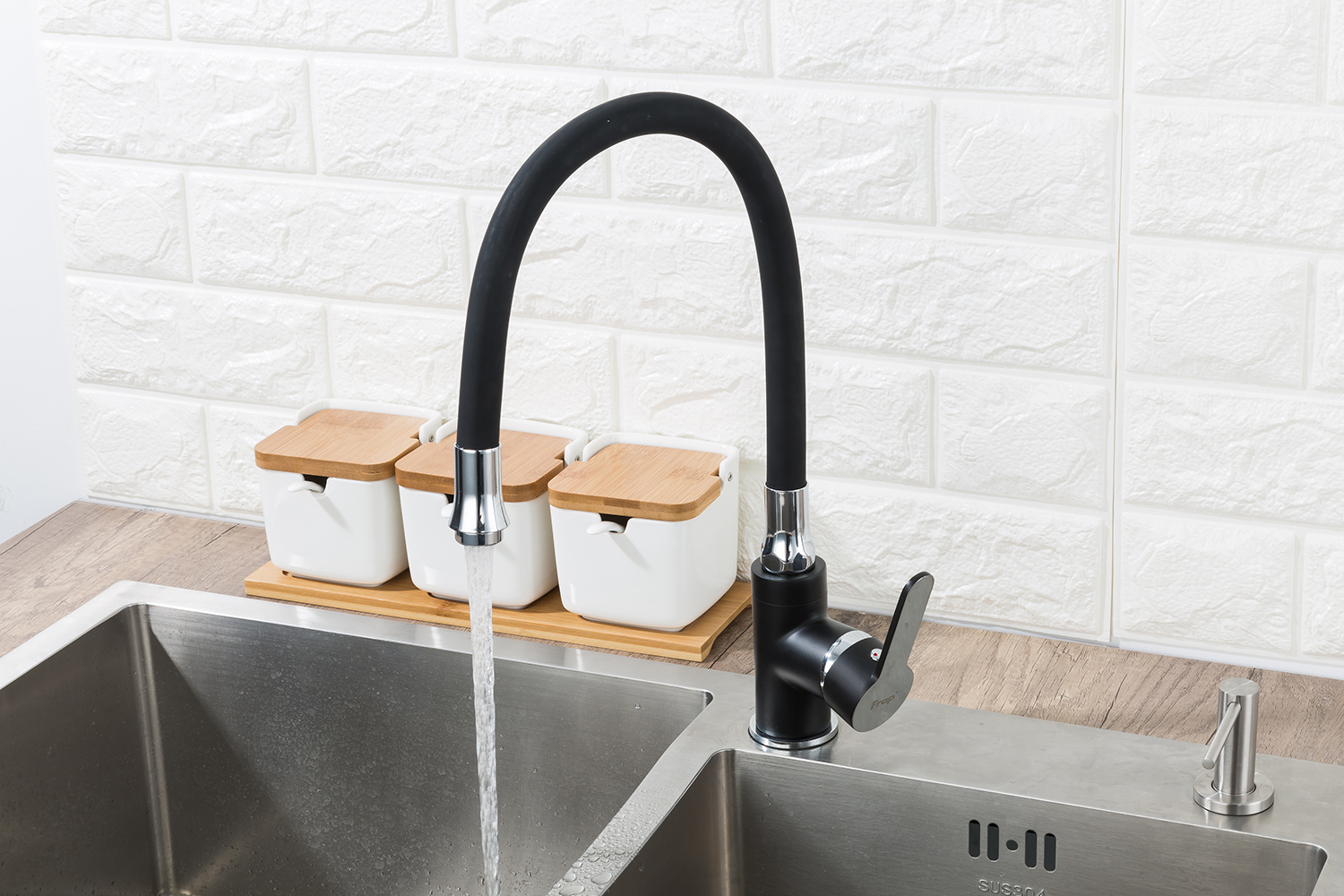 Смеситель для кухни черный хром FRAP F4042