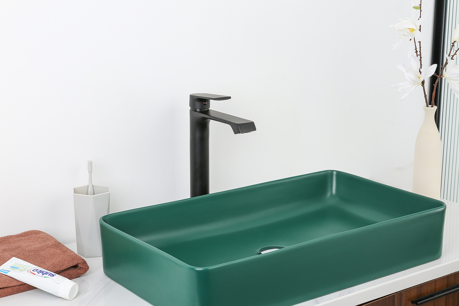 Смеситель для раковины высокий чёрный FRAP F1071-26