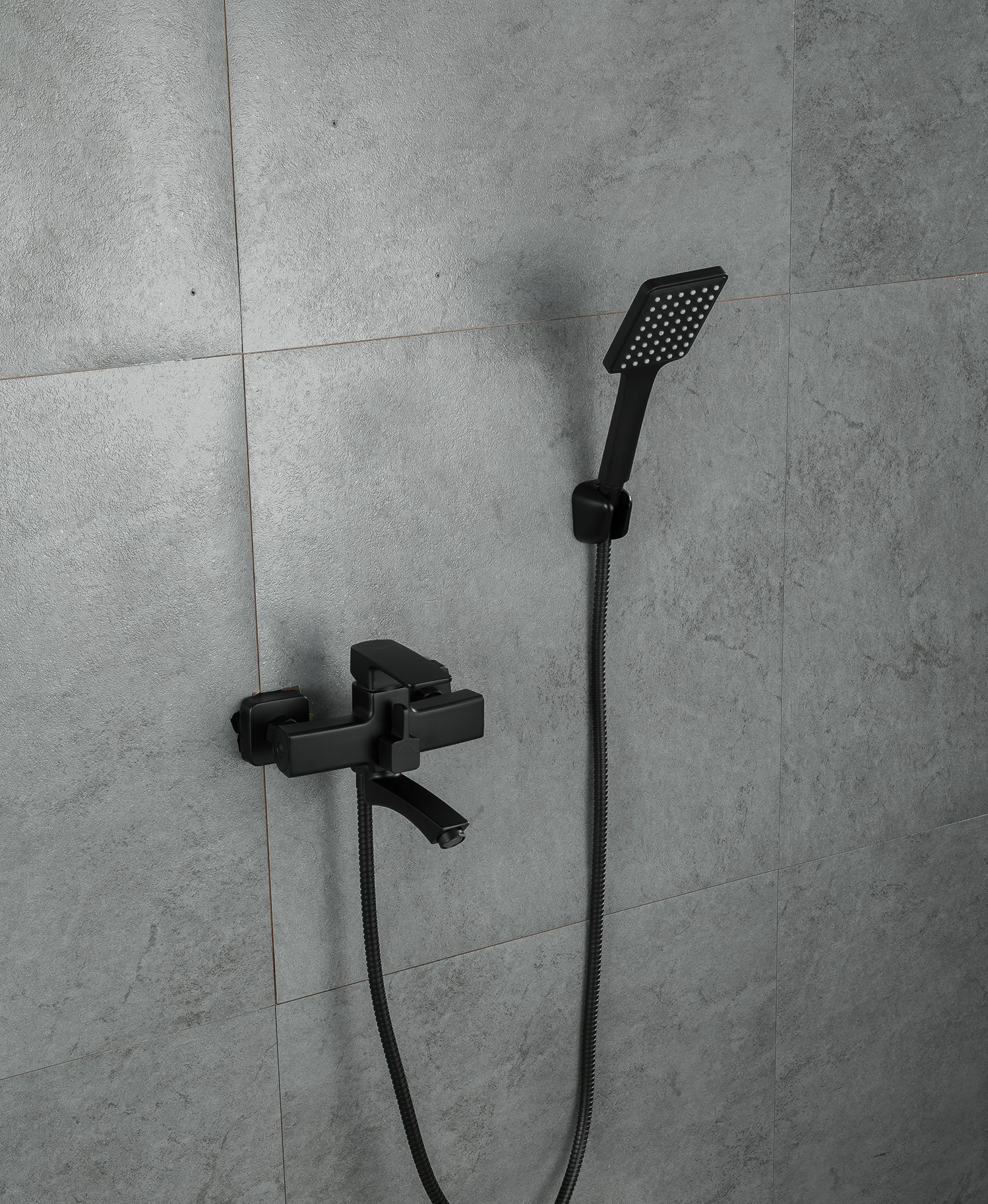 Смеситель для ванны чёрный FRUD R32152