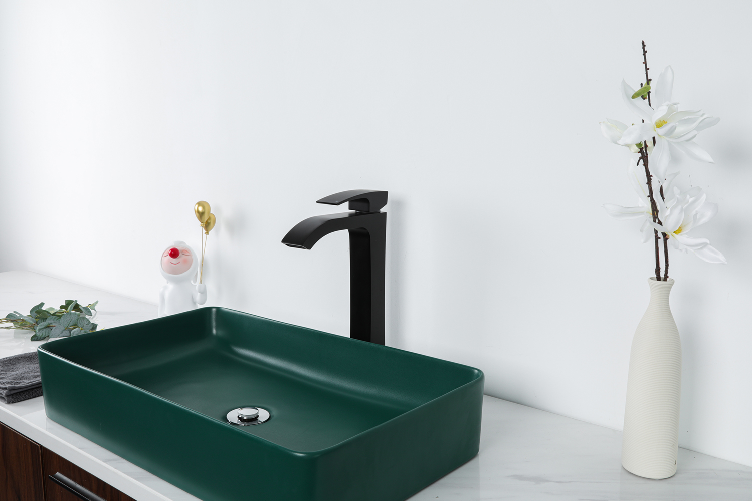 Смеситель для раковины высокий чёрный GAPPO G1007-86