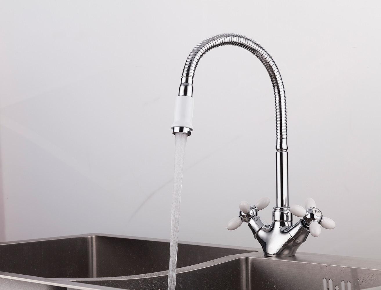 Смеситель для кухни белый FRUD R43127-7