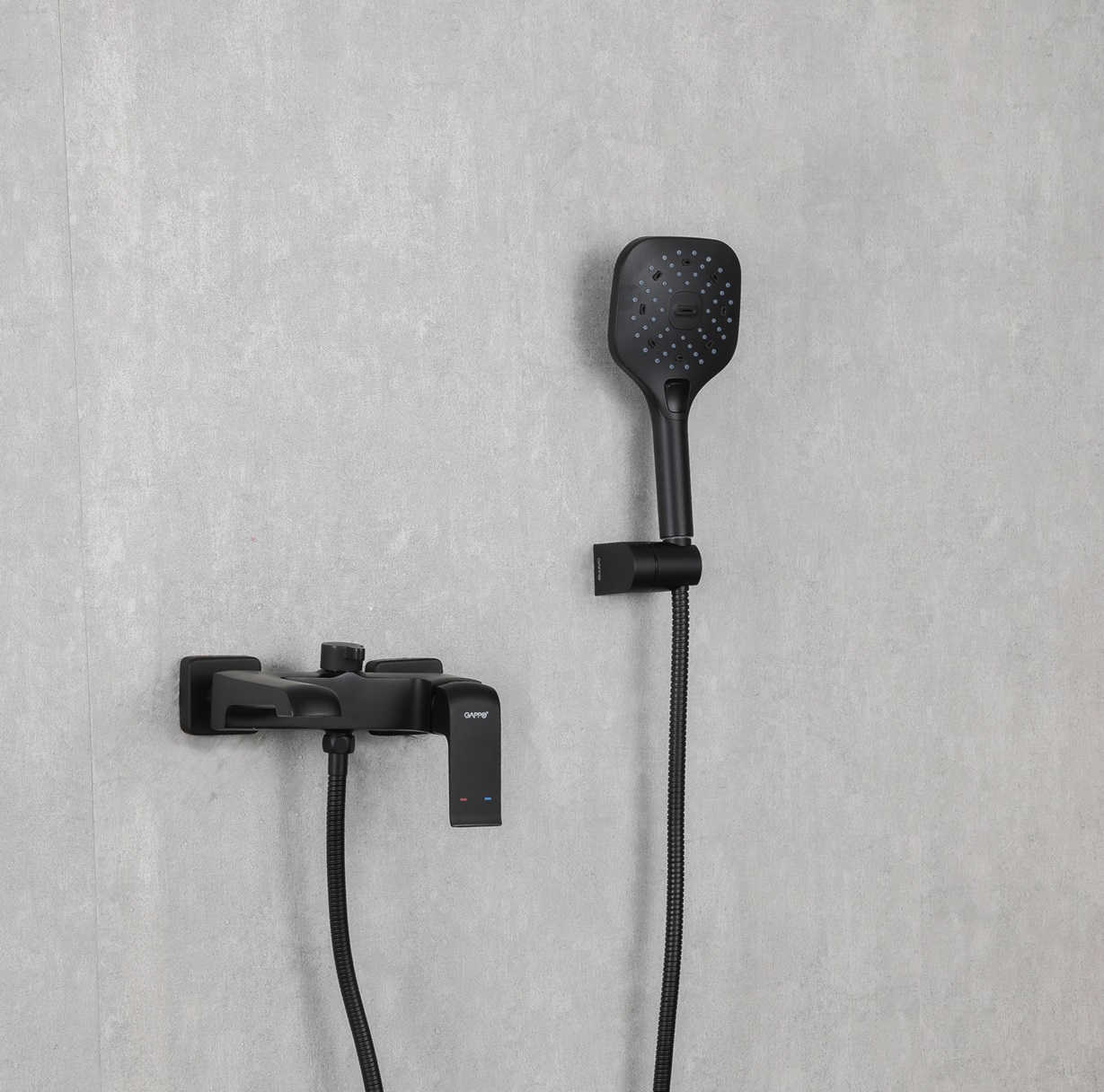 Смеситель для ванны черный GAPPO G3250