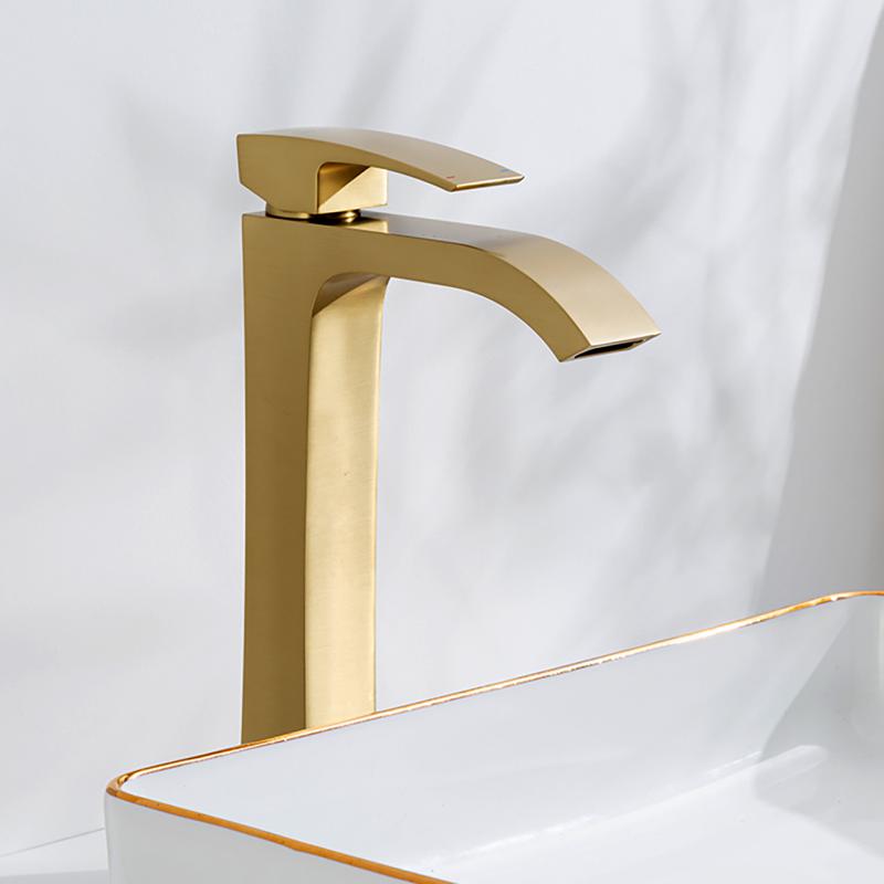 Смеситель высокий для раковины сатин золотой GAPPO