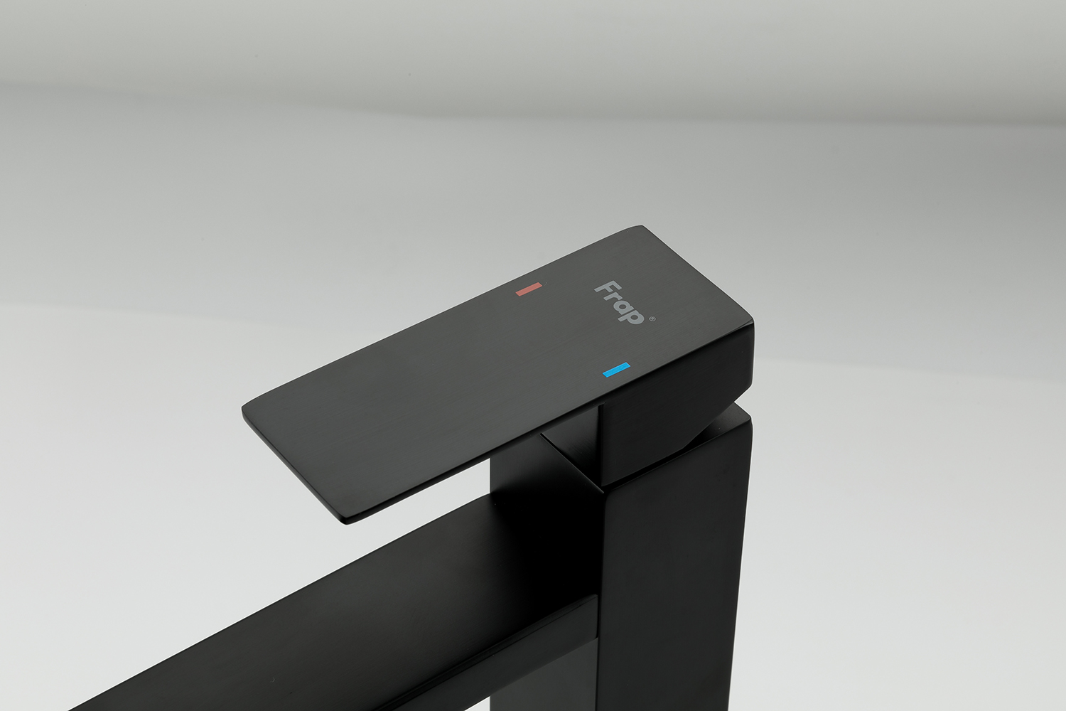 Смеситель для раковины высокий чёрный FRAP F10802-62