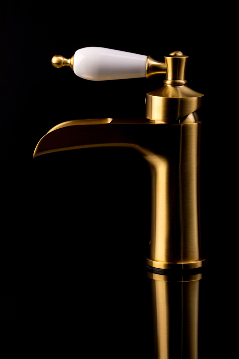 Смеситель для раковины Vogue бронза