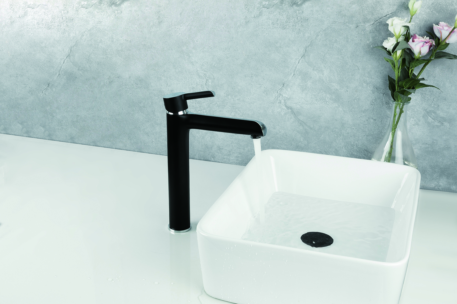 Смеситель для раковины высокий/чёрный/хром