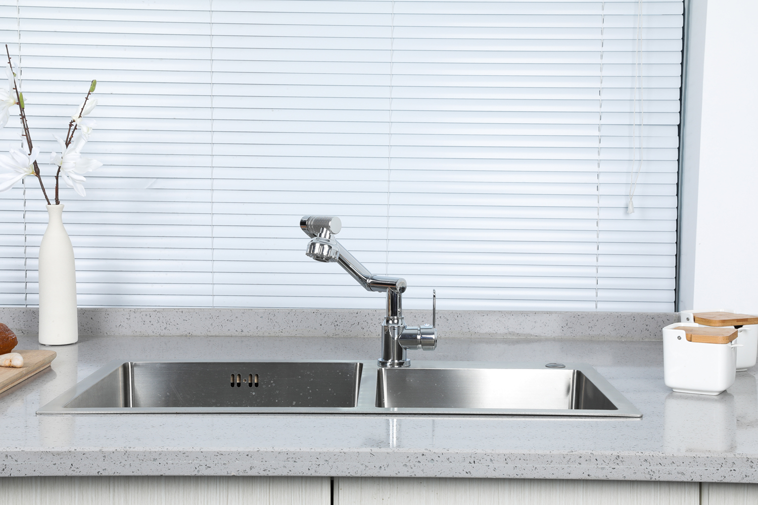 Смеситель для раковины хром FRUD R10052