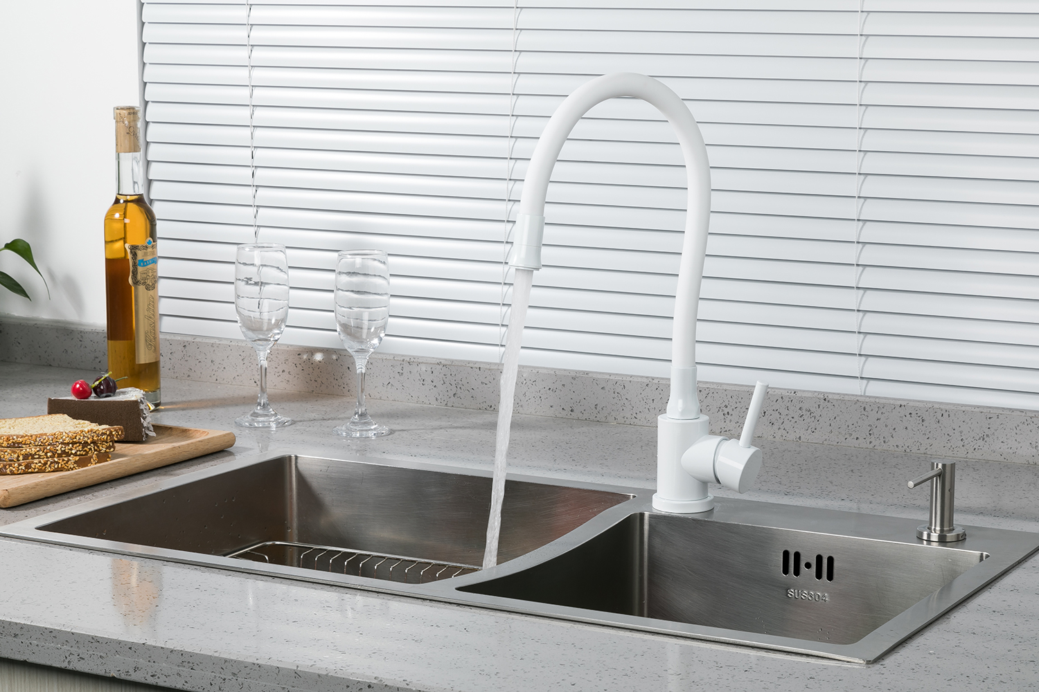 Смеситель для кухни белый FRAP F40994-8