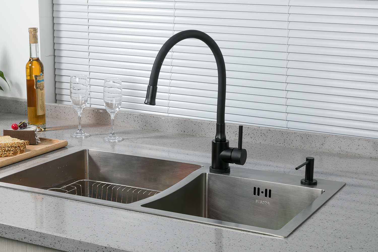 Смеситель для кухни чёрный FRAP F40994-6