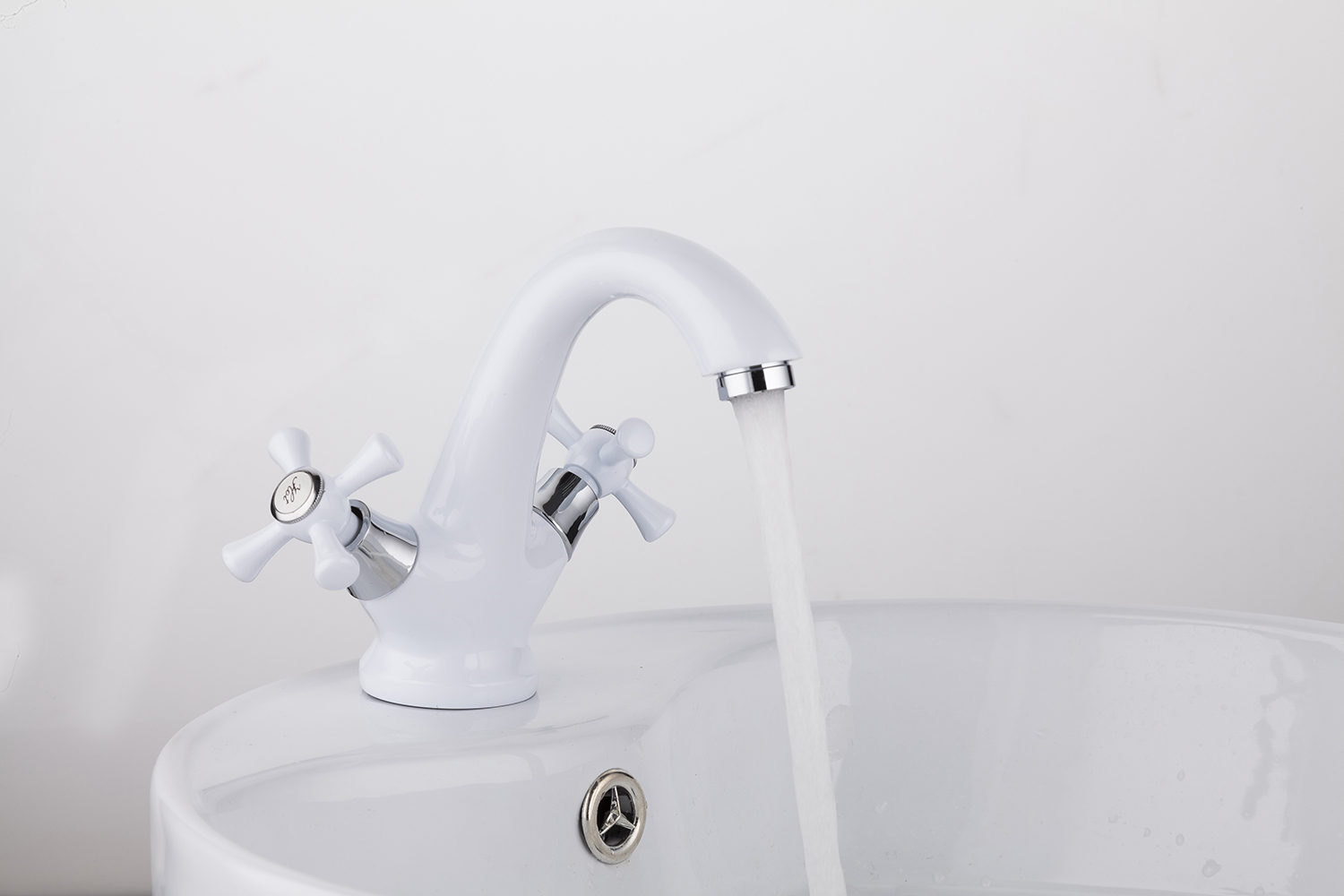 Смеситель для раковины белый FRUD R10332