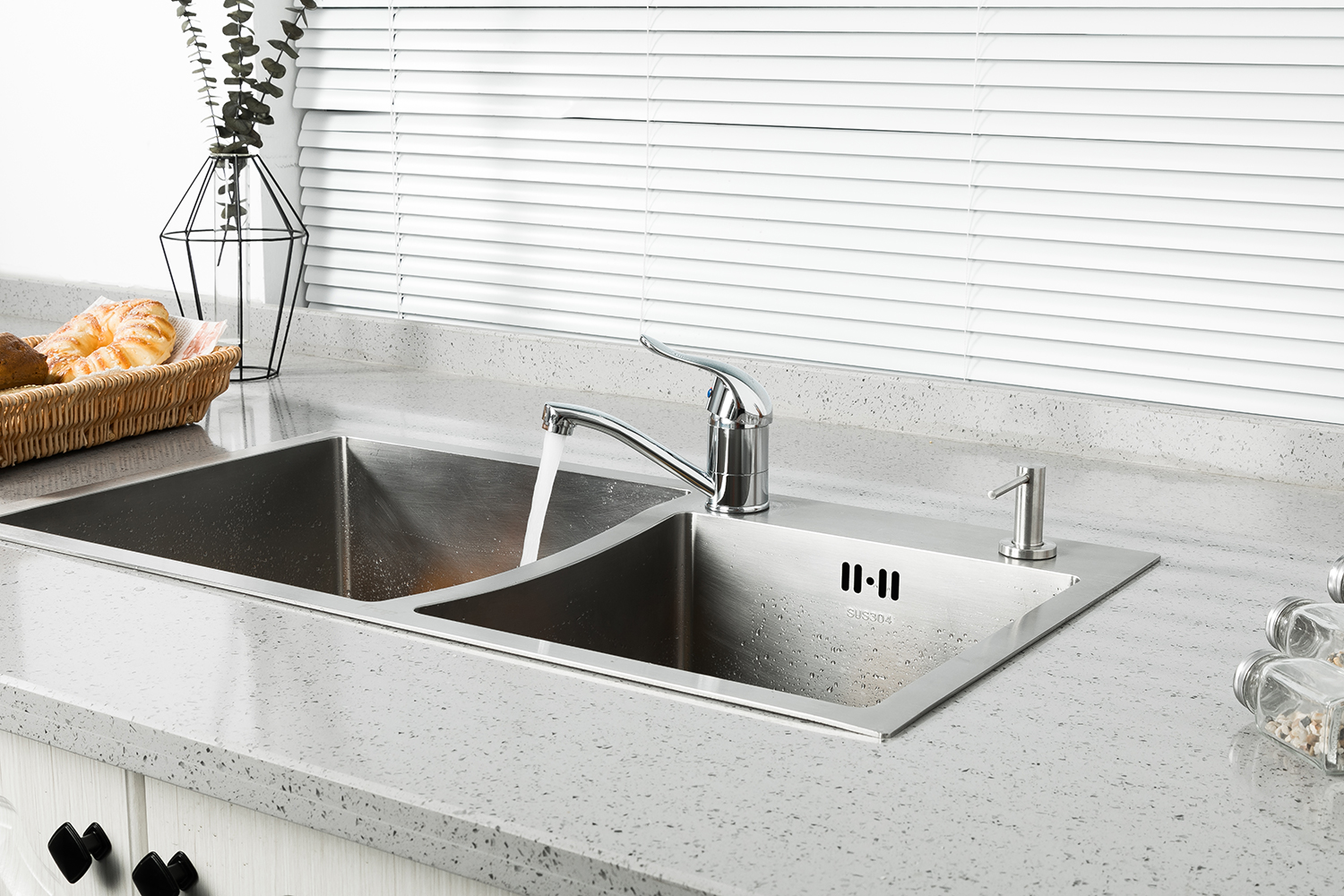 Смеситель для раковины хром FRUD R45055-2