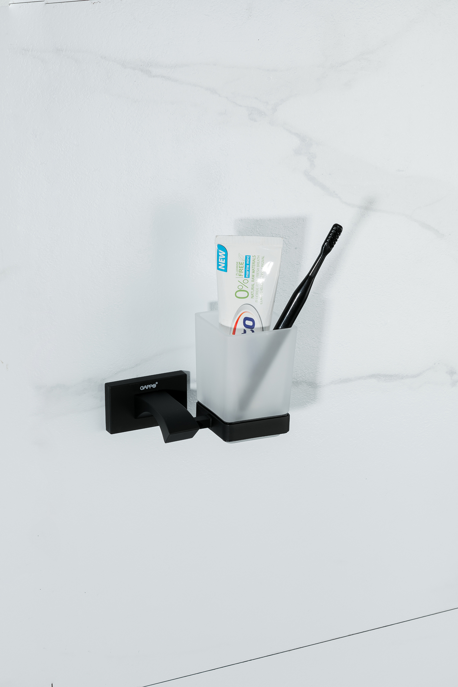 Держатель + стакан черный GAPPO G0706-6
