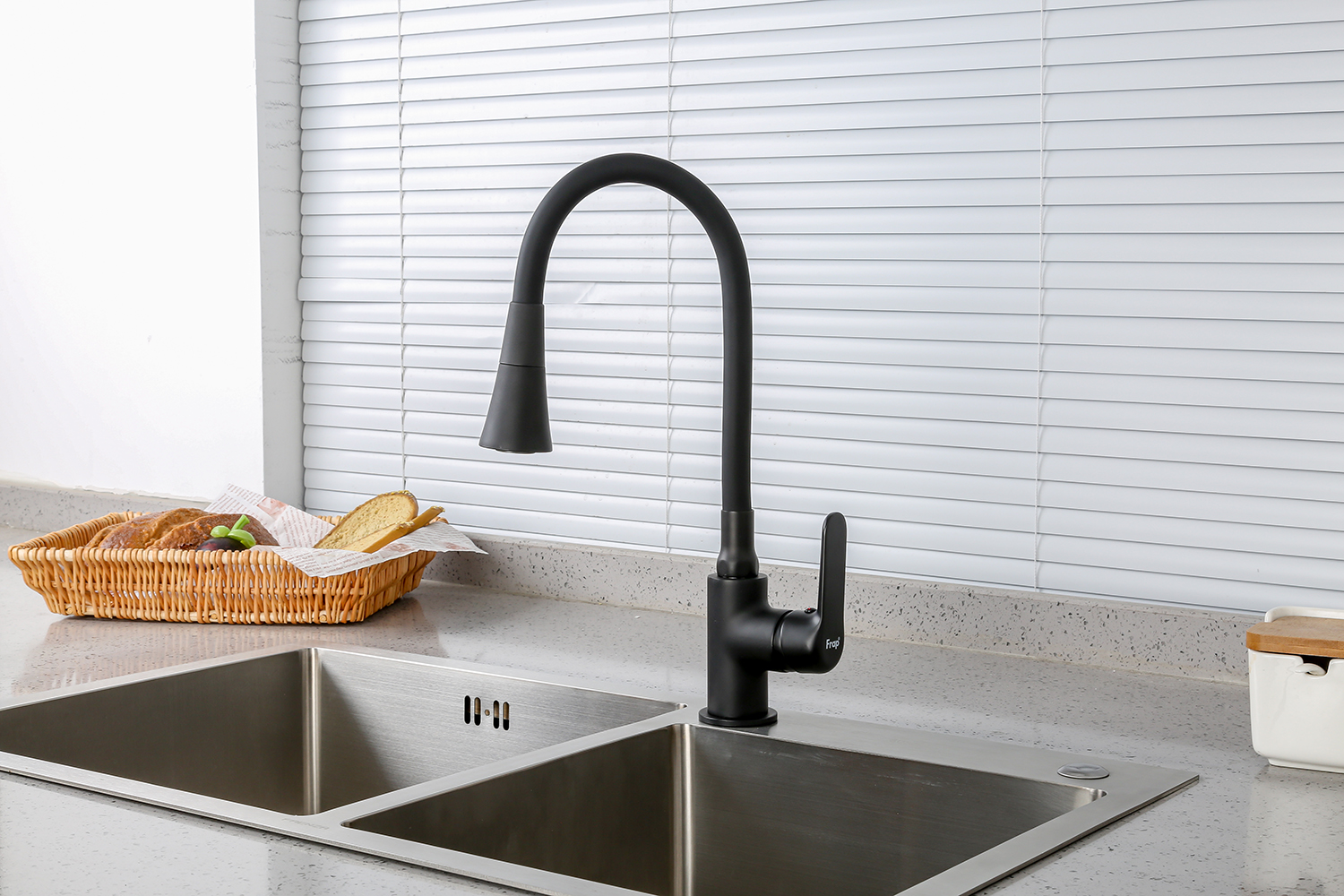 Смеситель для кухни черный FRAP F4417-6