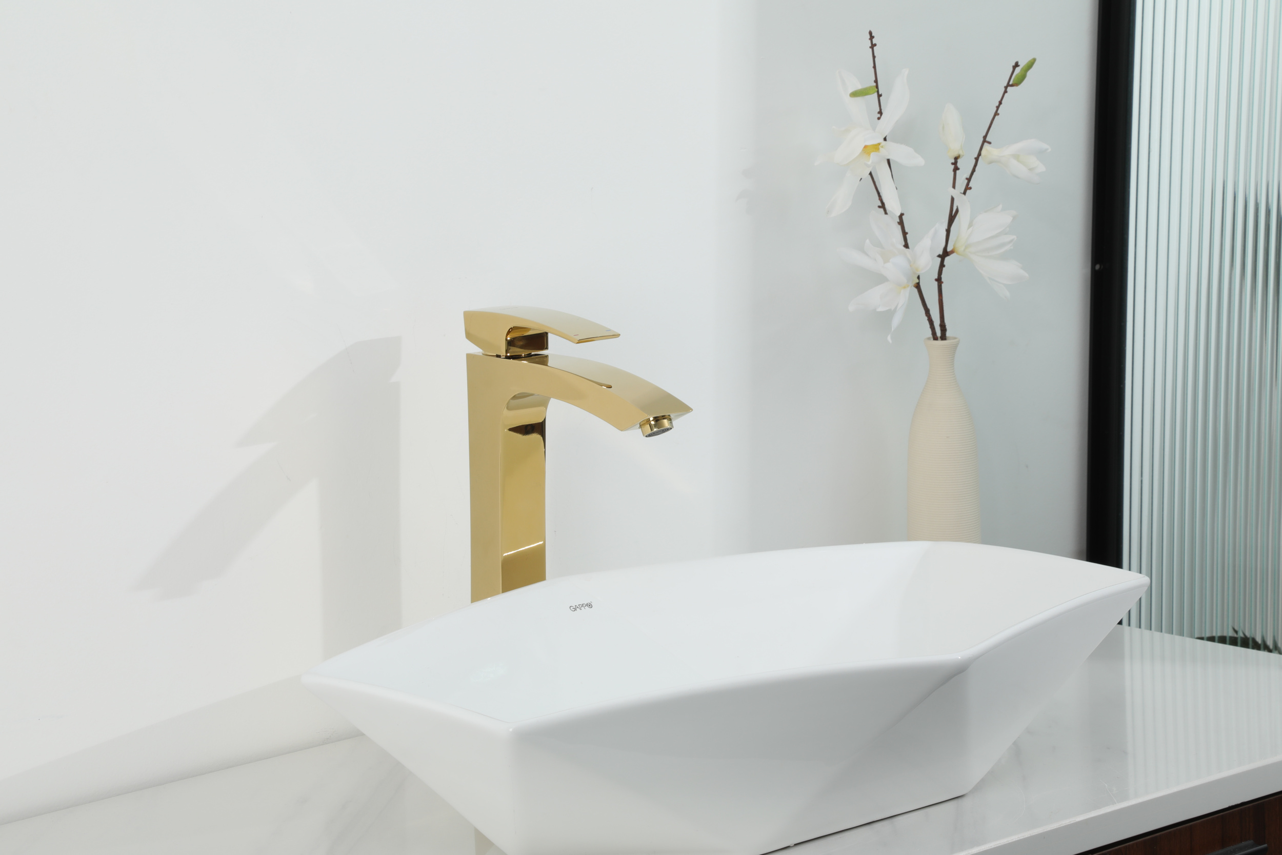 Смеситель для раковины высокий золотой GAPPO G1007-32