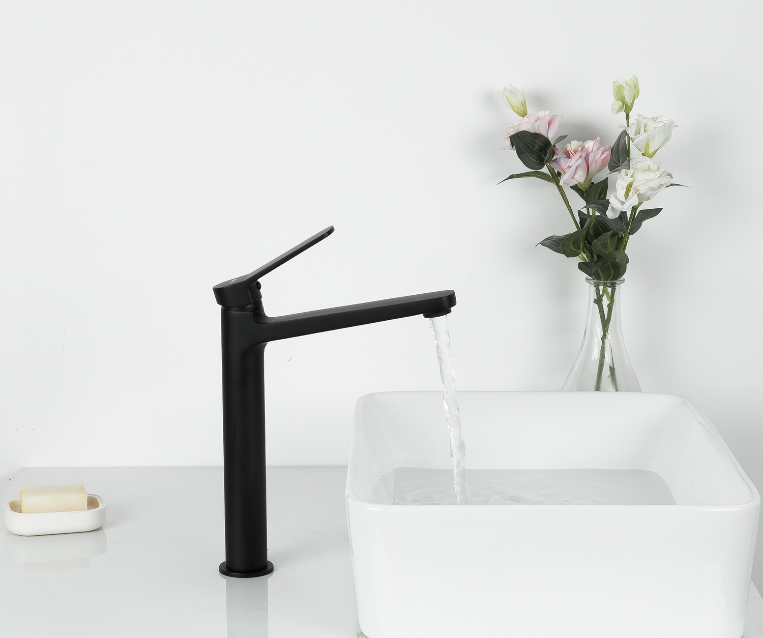 Смеситель для раковины высокий чёрный FRAP F1062-2