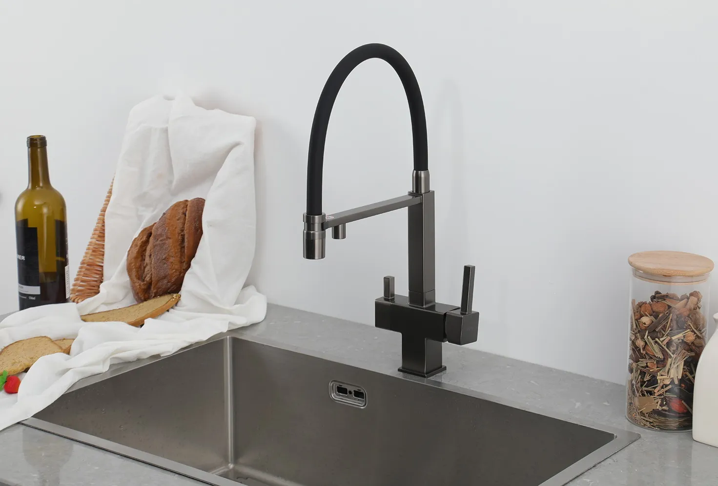 Смеситель для кухни с фильтром оружейная сталь/черный GAPPO G4395-59