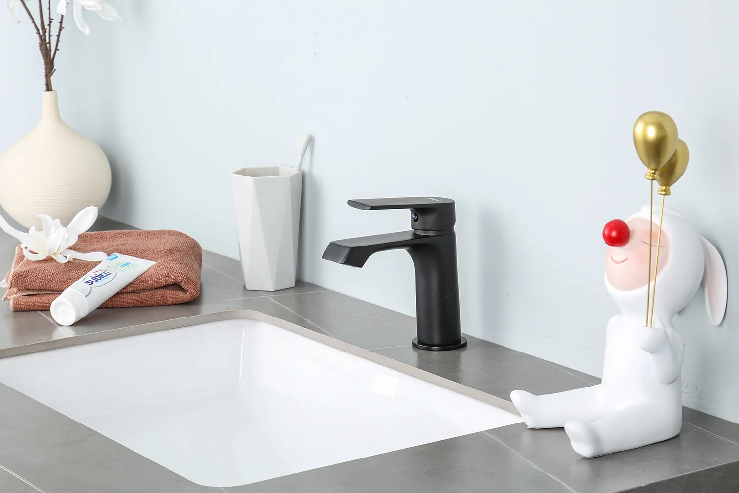 Смеситель для раковины черный FRAP F1071-6