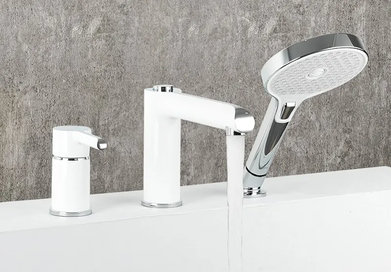 Смеситель для ванны GAPPO на 3 отверстия белый/хром G1103-8