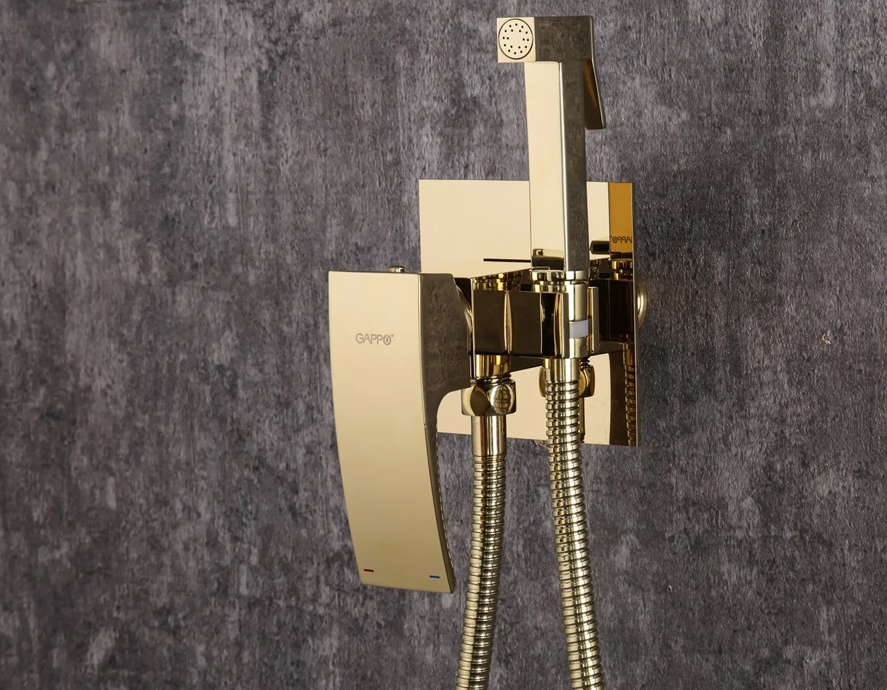 Гигиенический душ встраиваемый золото GAPPO G7207-3