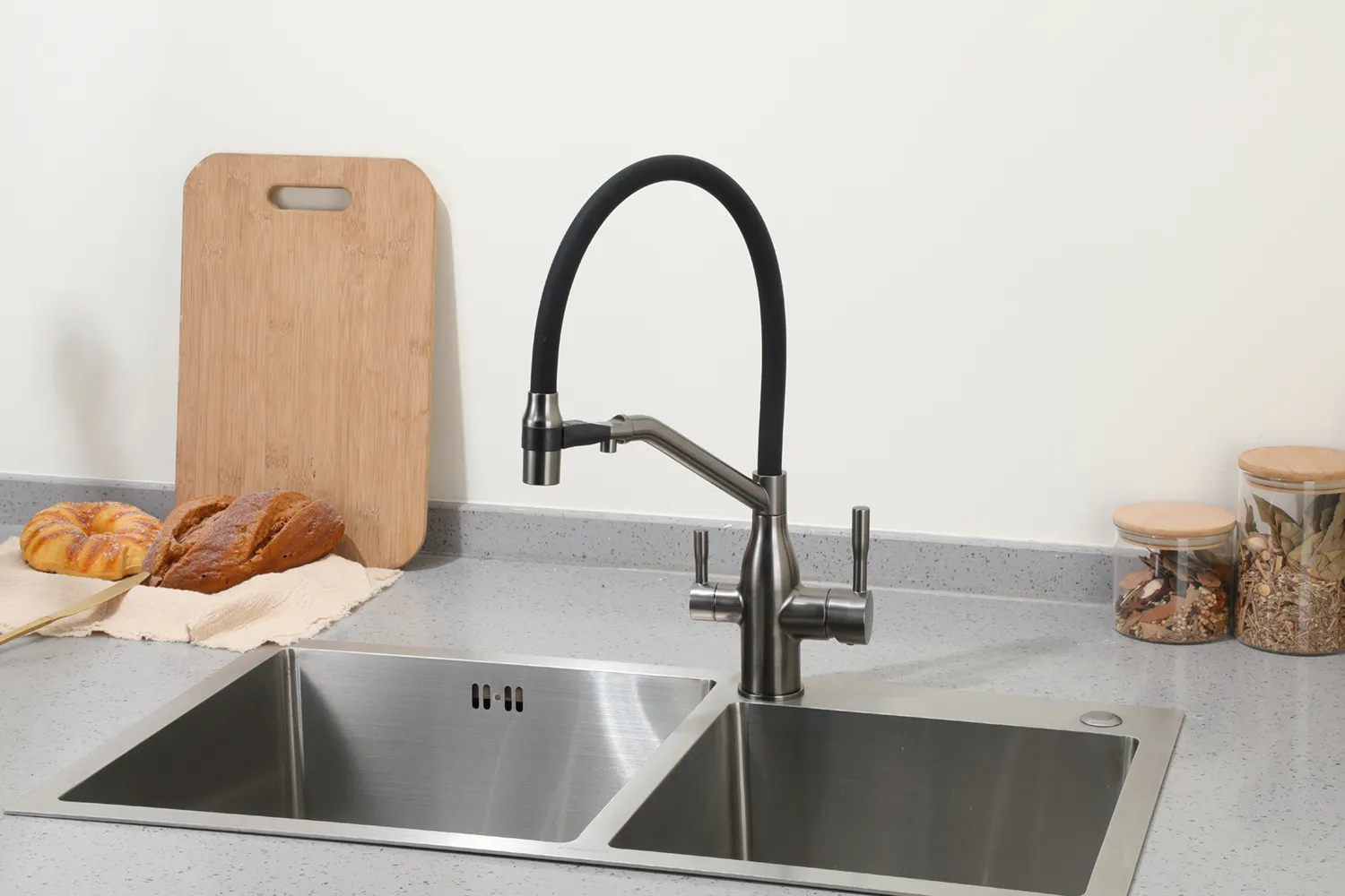 Смеситель для кухни с фильтром для питьевой воды оруж.сталь/чер FRAP