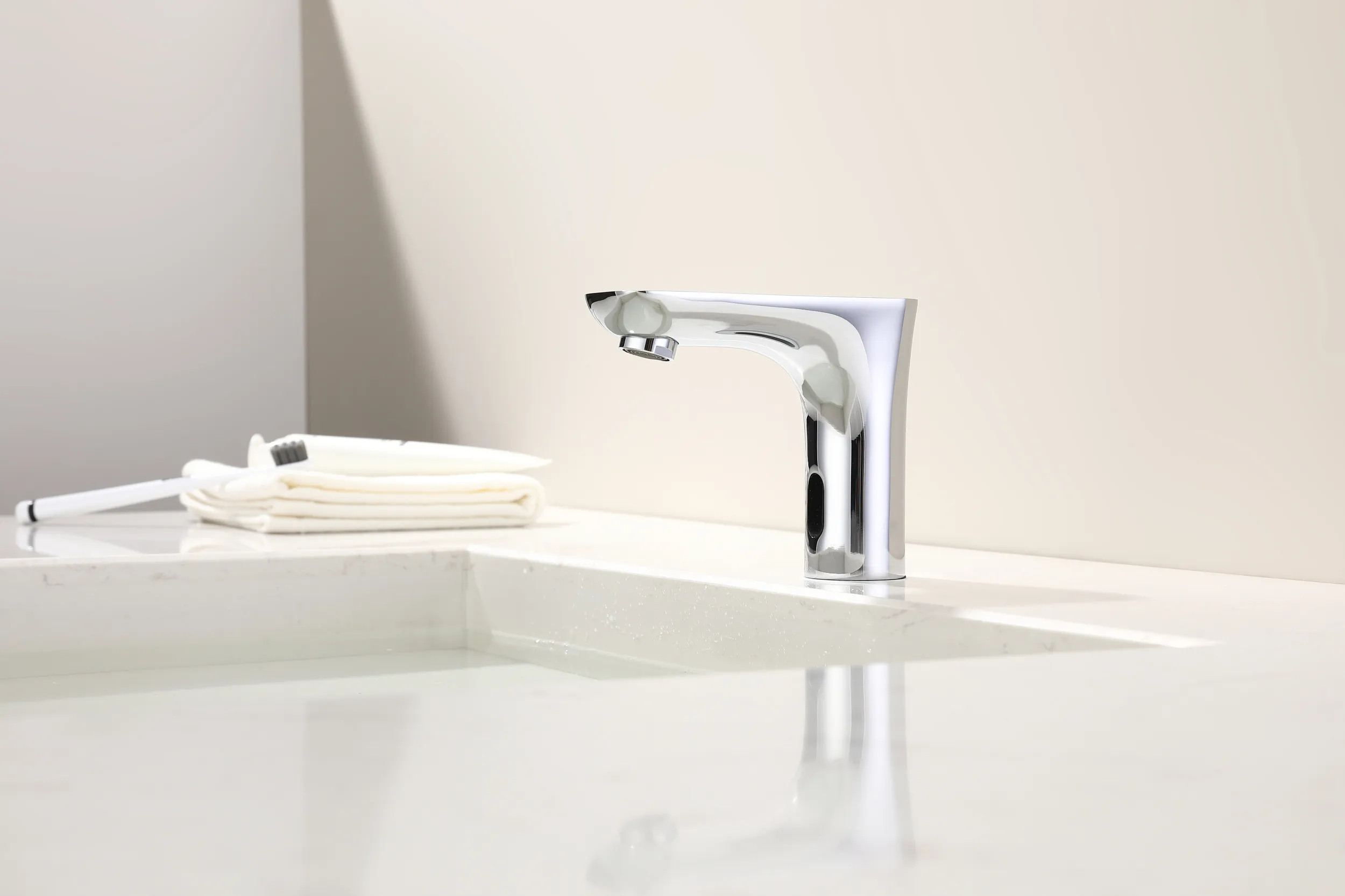 Сенсорный Raglo смеситель для раковины R03.17