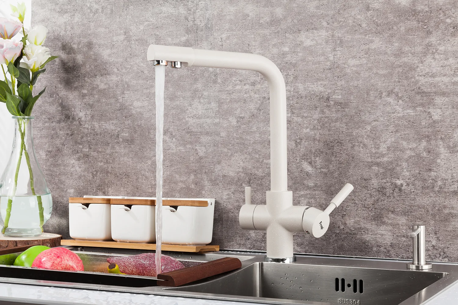 Смеситель для кухни c фильтром для питеьвой воды молочный FRAP F4352-24