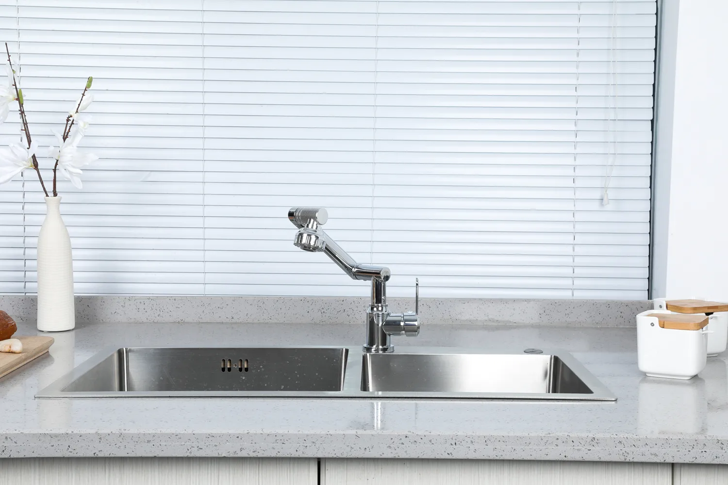 Смеситель для раковины хром FRUD R10052