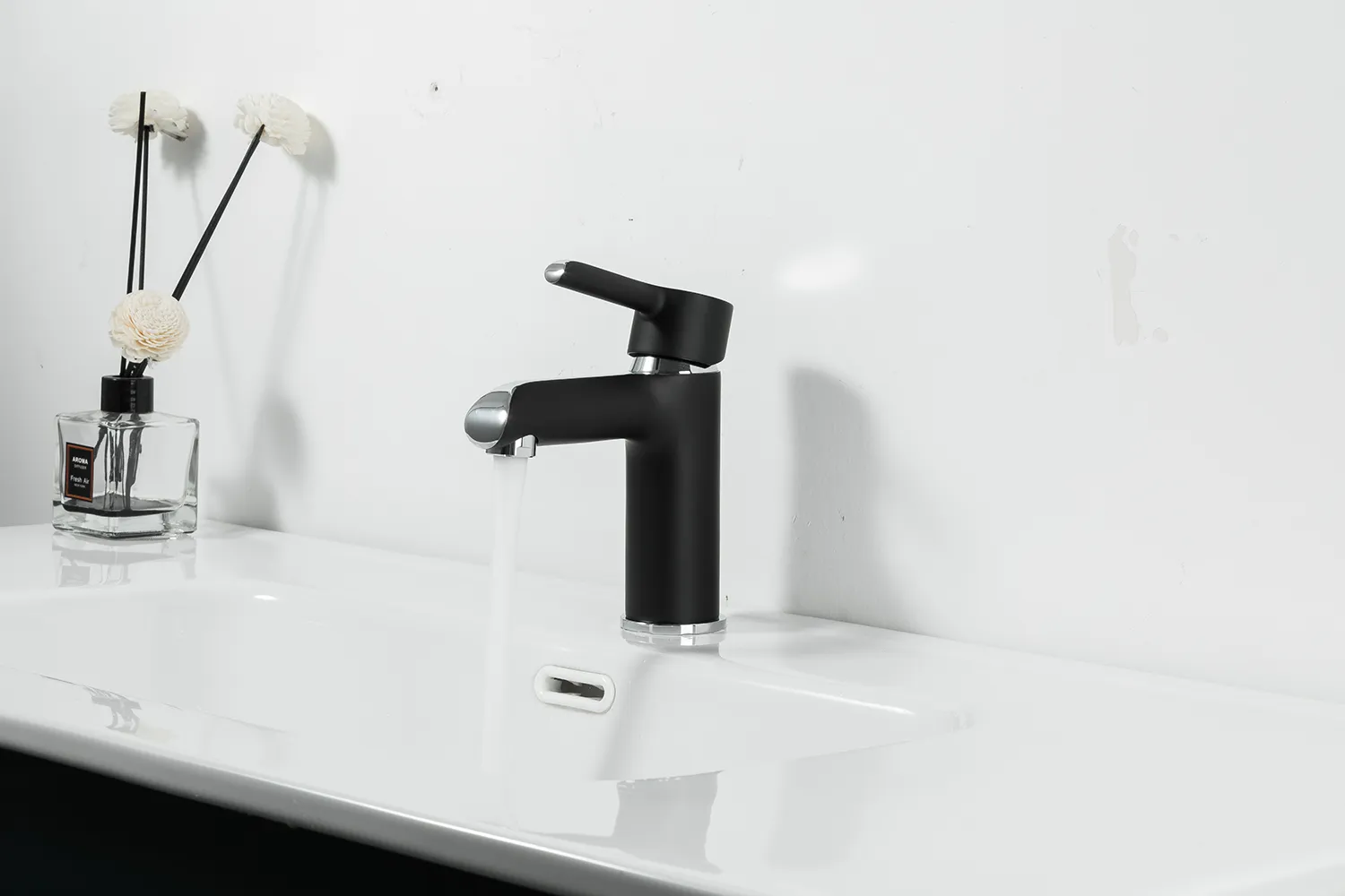 Смеситель для раковины чёрный/хром GAPPO G1003-6