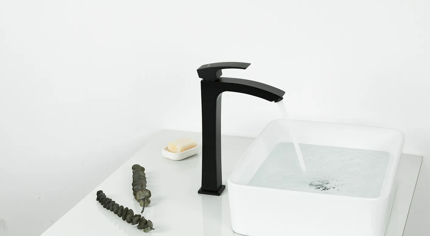 Смеситель для раковины высокий чёрный GAPPO G1007-16