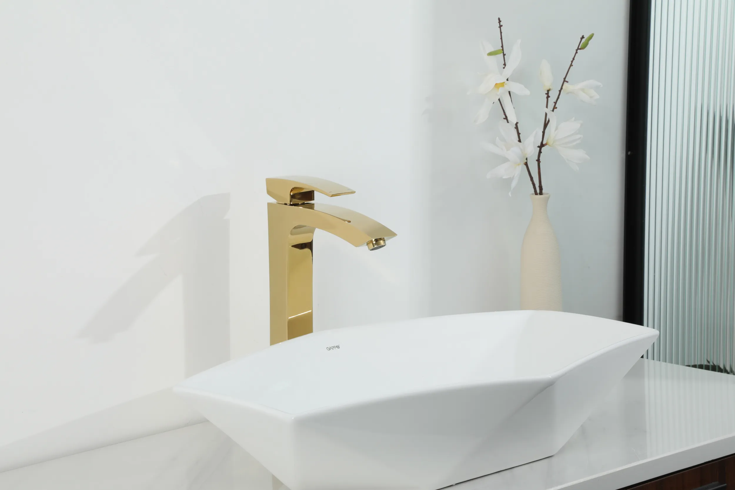 Смеситель для раковины высокий золотой GAPPO G1007-32