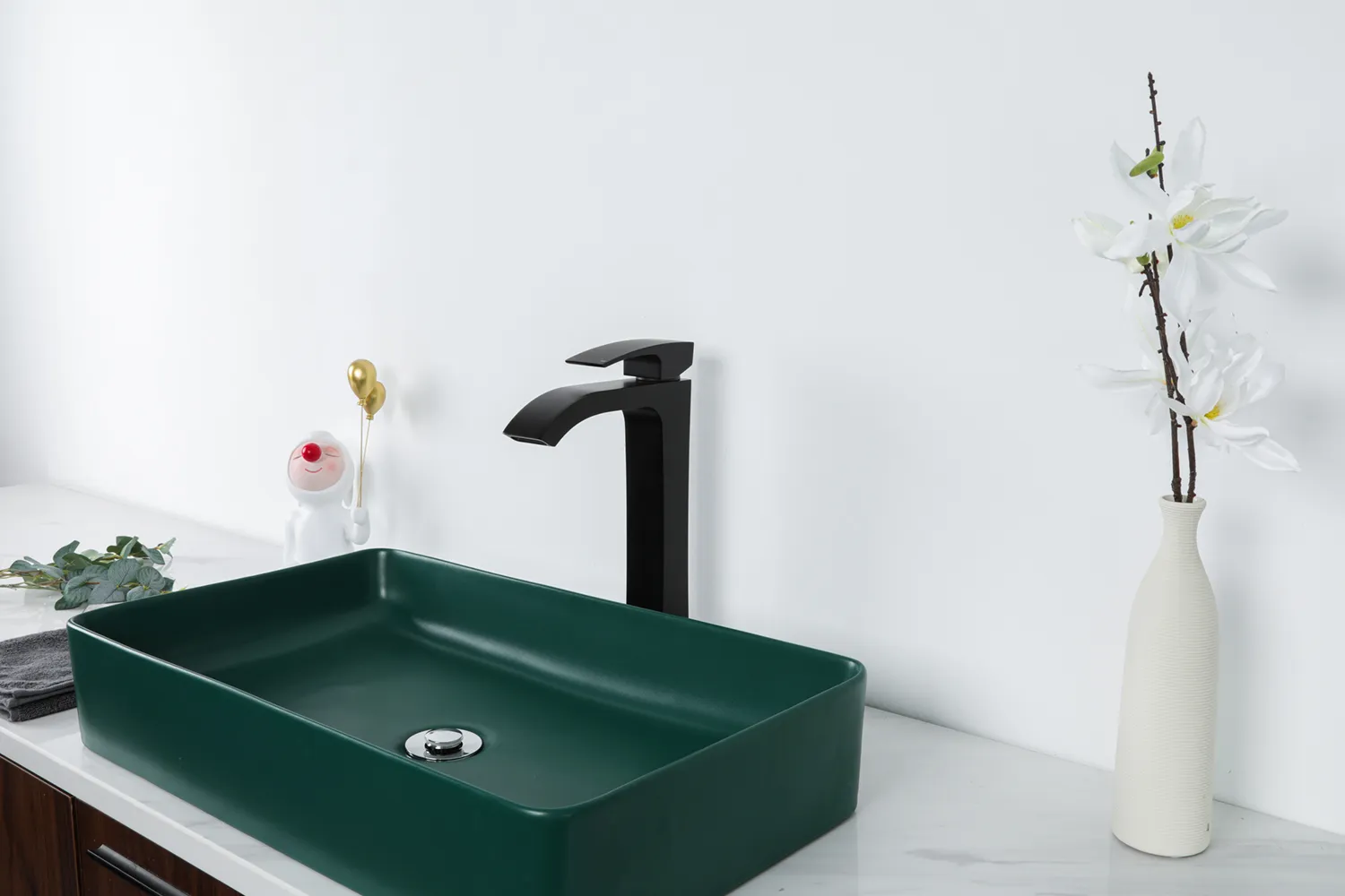 Смеситель для раковины высокий чёрный GAPPO G1007-86