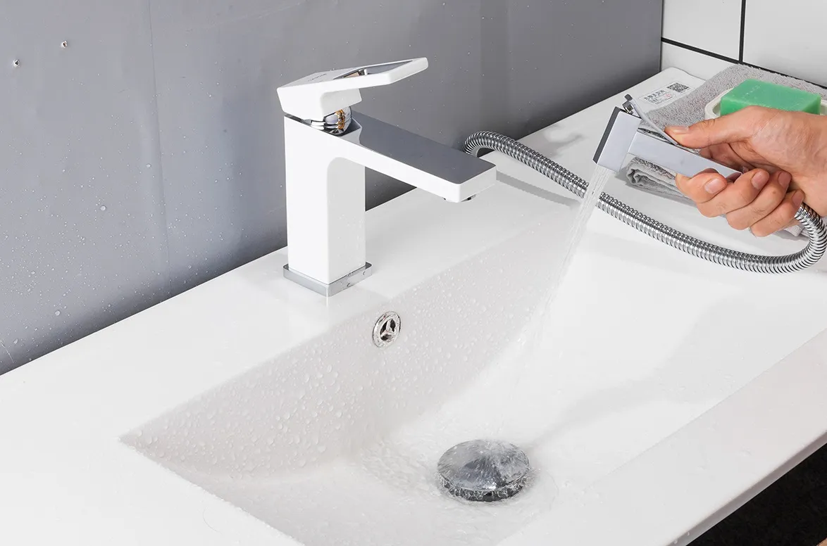 Смеситель для раковины с гигиеническим душем белый GAPPO G1017-1