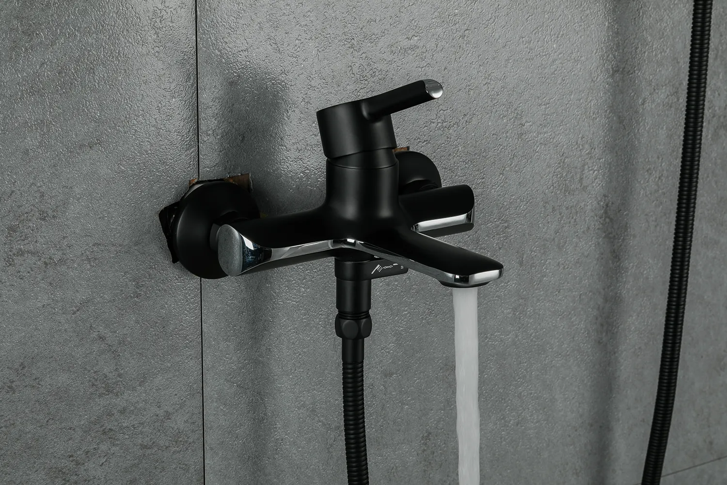 Смеситель для ванны чёрный/хром GAPPO G3203-6