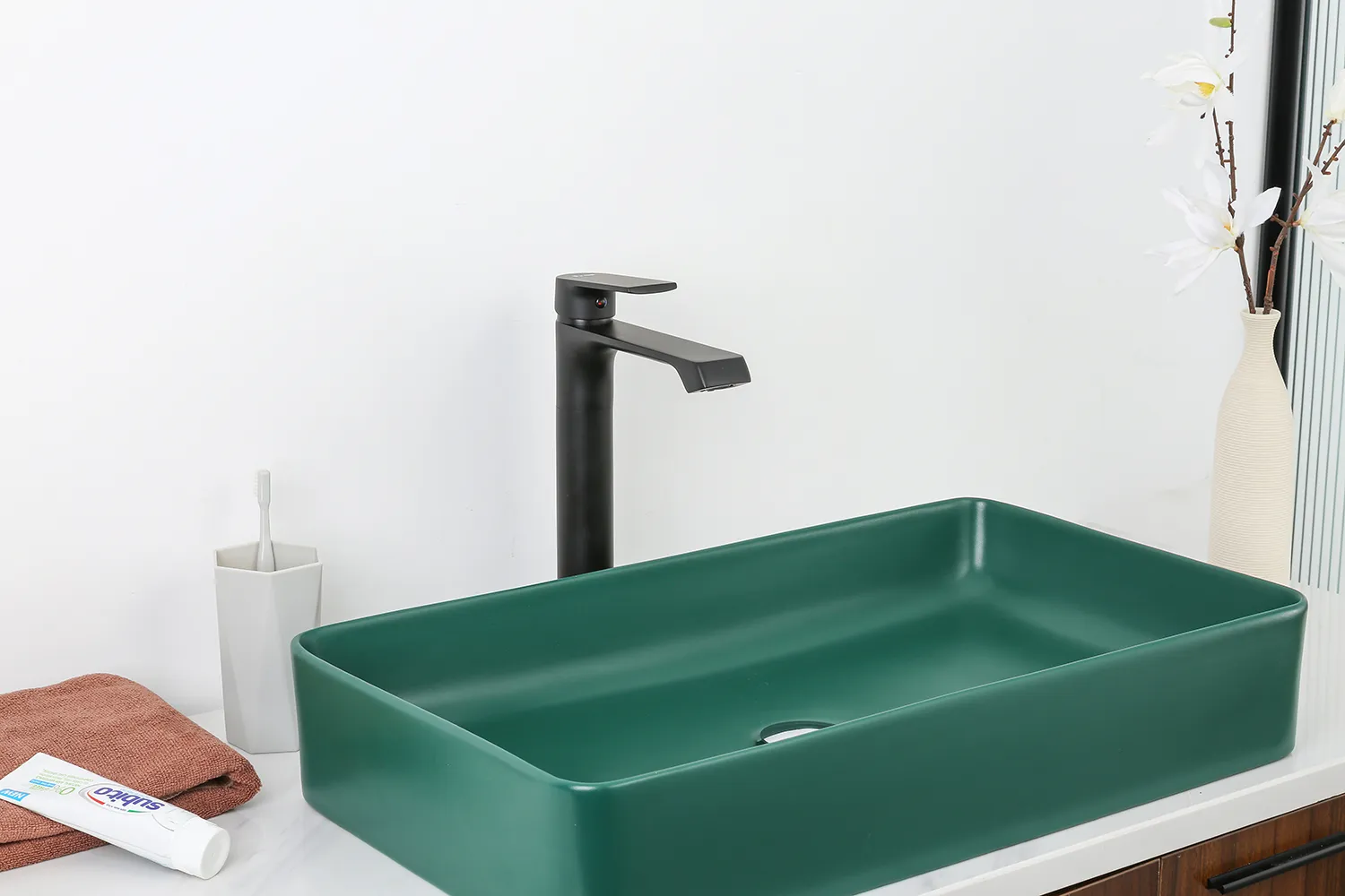 Смеситель для раковины высокий чёрный FRAP F1071-26