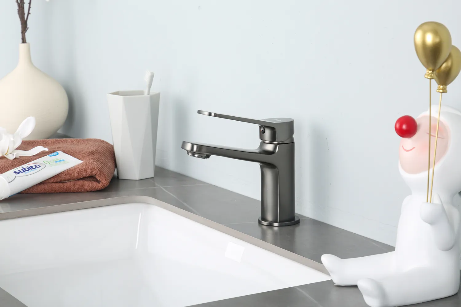 Смеситель для раковины оружейная сталь FRAP F1062-9