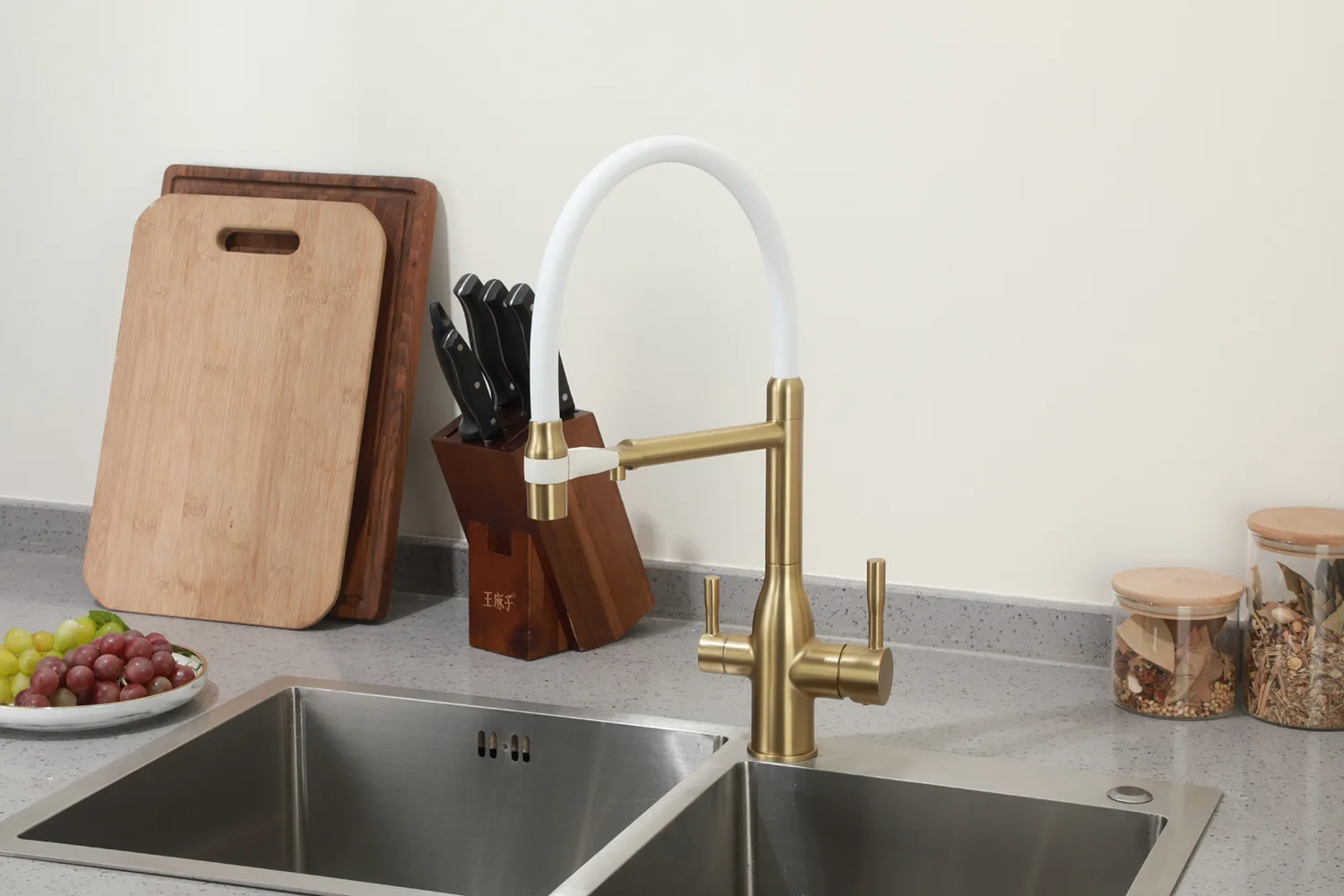 Смеситель для кухни с фильтром для питьевой воды белый золото FRAP F4398-3