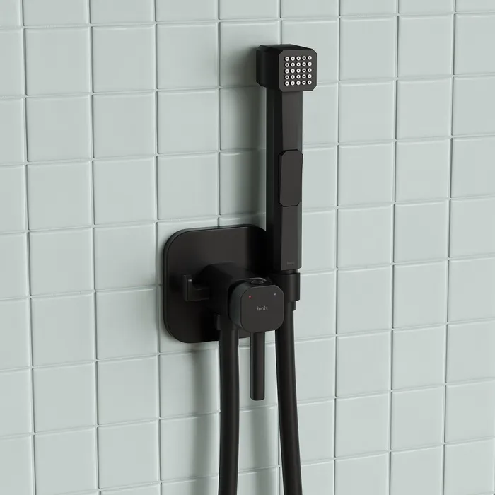 Встраиваемый смеситель с гигиеническим душем,матовый черный, IDDIS, 004BLS0i08