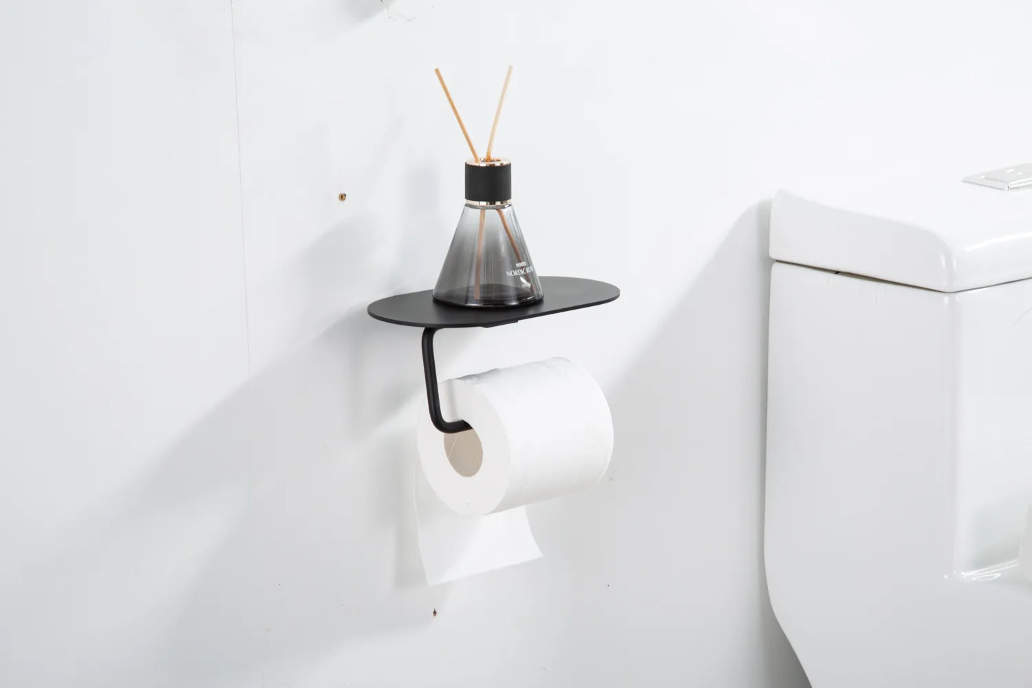 Бумагодержатель черный GAPPO G30703-6