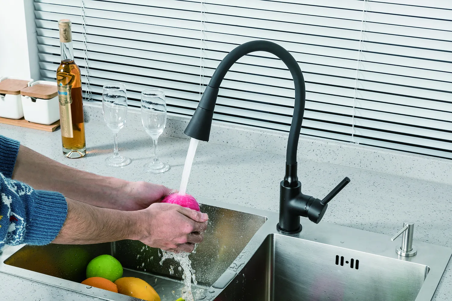 Смеситель для кухни чёрный FRAP F4044-6