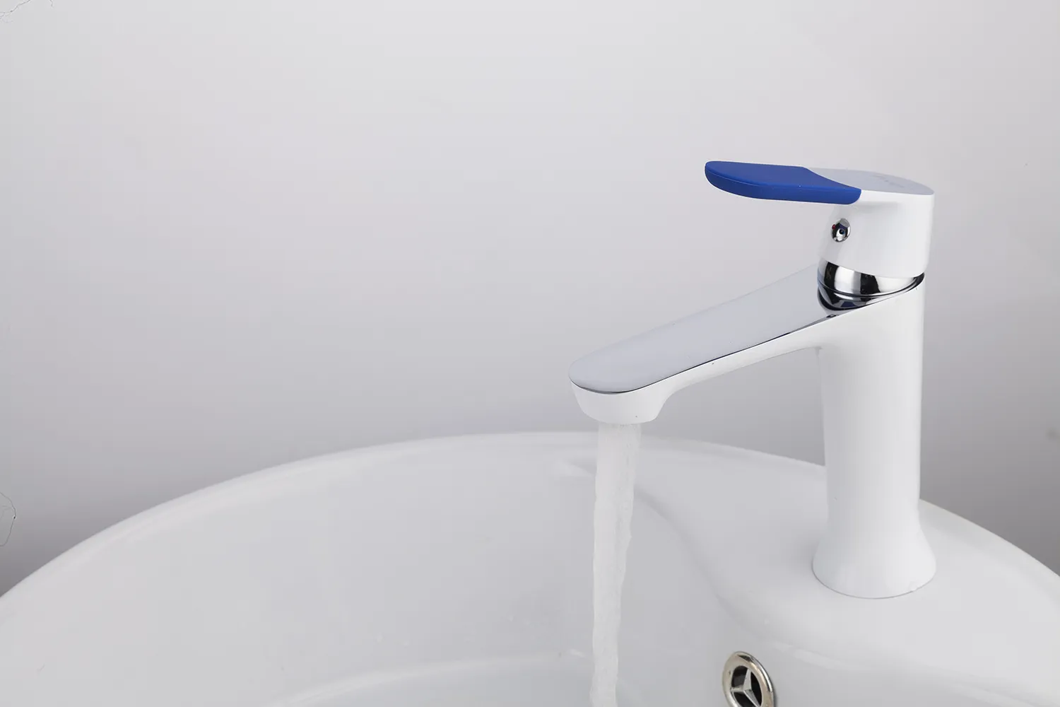 Смеситель для раковины белый FRAP F1034