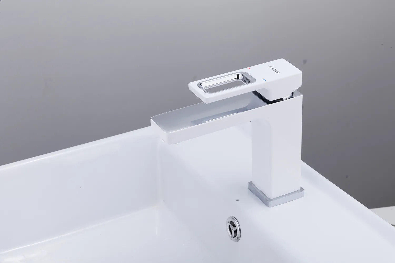 Смеситель для раковины белый/хром GAPPO G1017-8