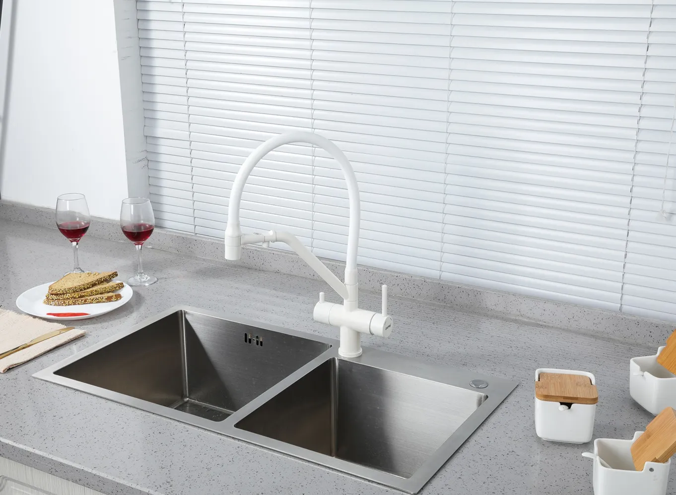 Смеситель для кухни с фильтром белый GAPPO G4398-88