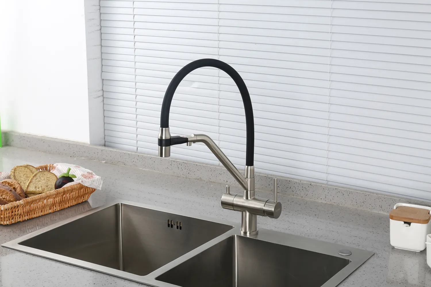 Смеситель для кухни с гибким изливом сатин черный GAPPO G4398-85