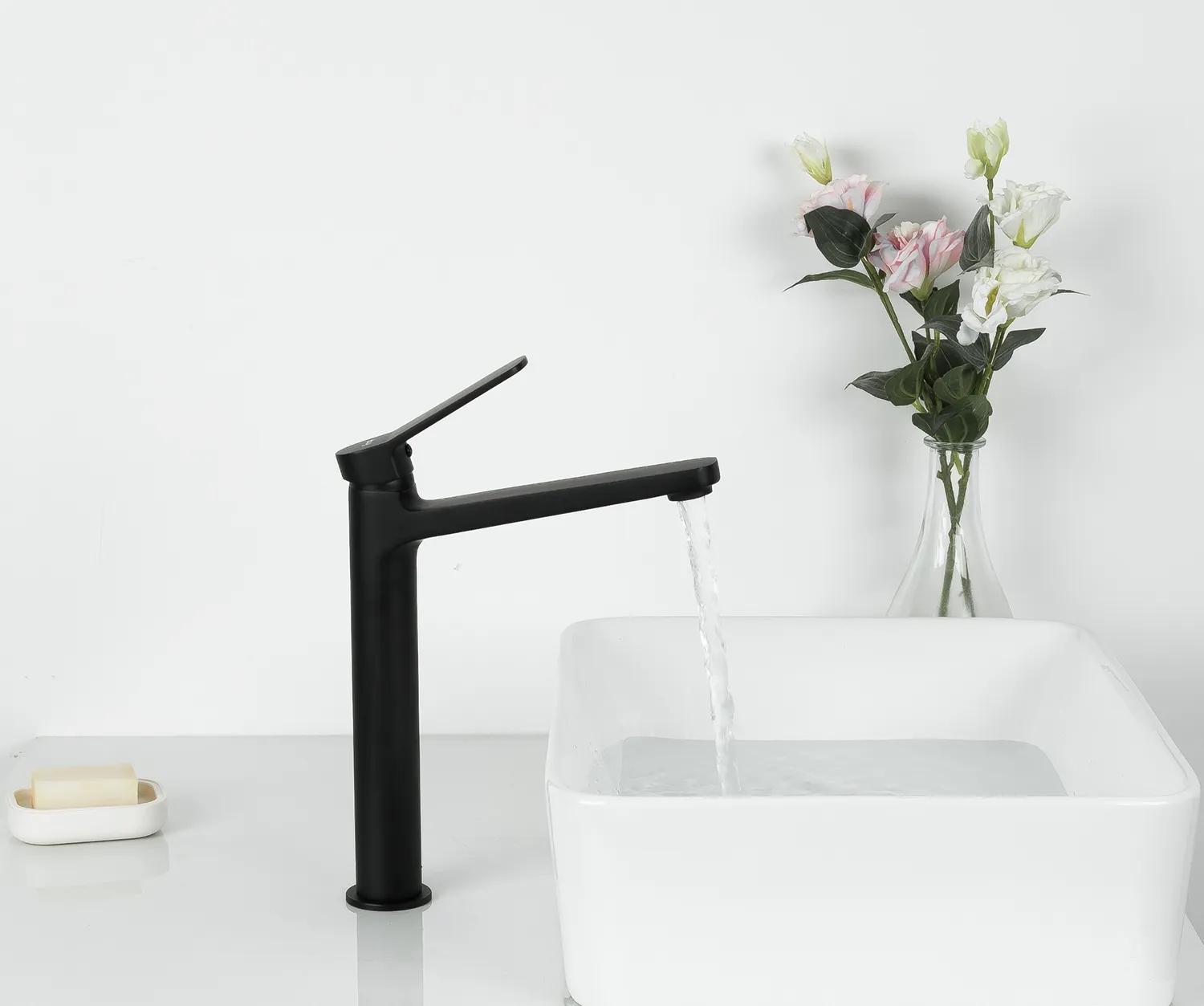 Смеситель для раковины высокий чёрный FRAP F1062-2